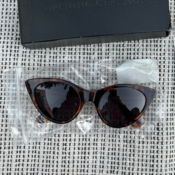 Opening Ceremony Cateyes Tortoise Shell Sunglasses WA02PS - Picture 2 of 13